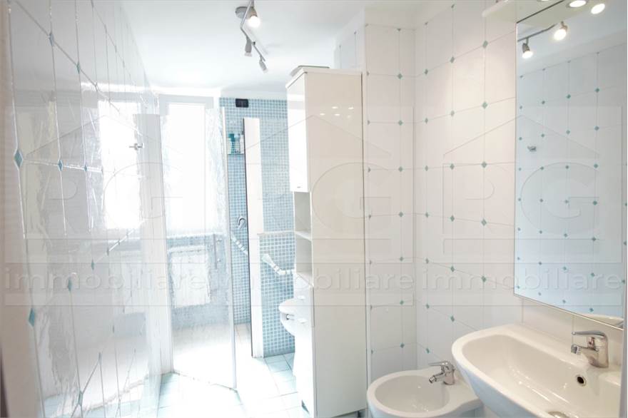 BAGNO CON DOCCIA