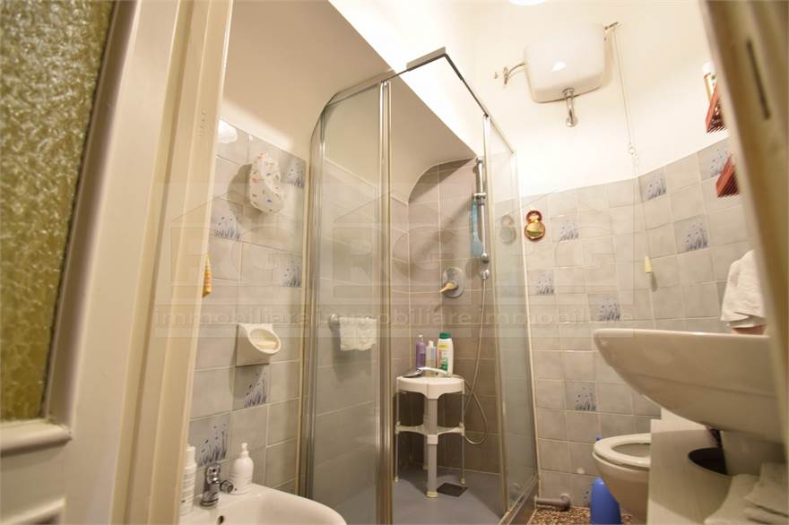BAGNO CON DOCCIA