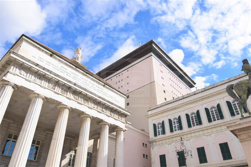 PIAZZA DE FERRARI GENOVA