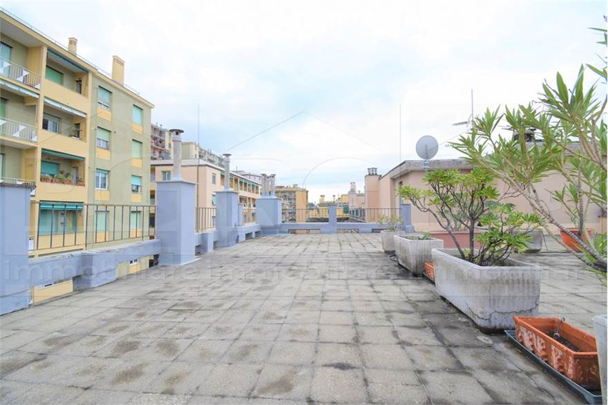 PARTICOLARE DEL TERRAZZO