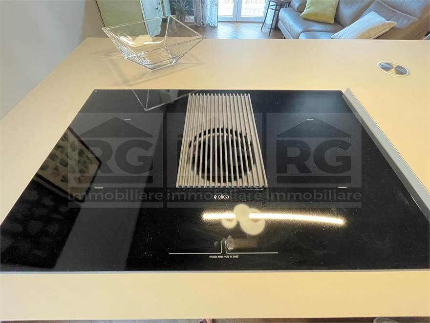 piano cottura con cappa integrata