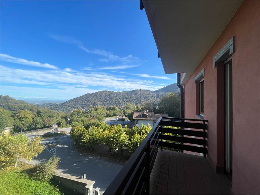 Il terrazzo della zona giorno con vista incantevol